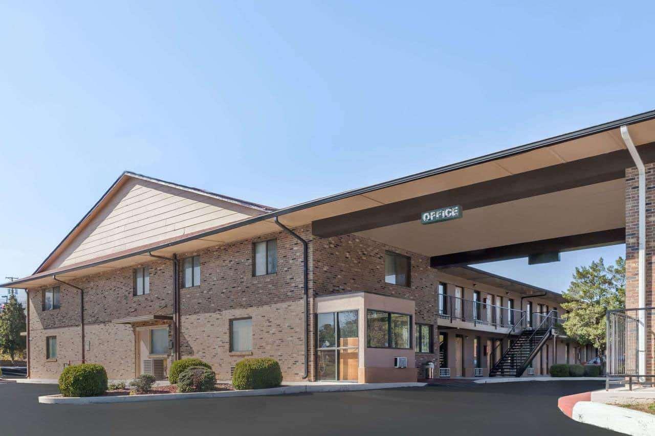 Travelodge By Wyndham Clarksville Zewnętrze zdjęcie