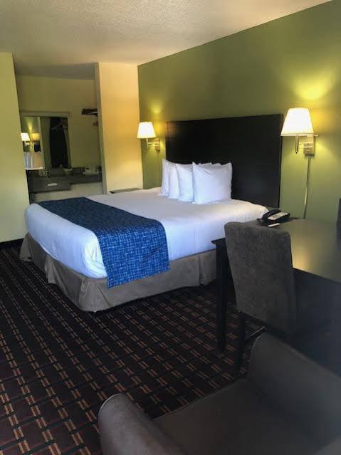Travelodge By Wyndham Clarksville Zewnętrze zdjęcie